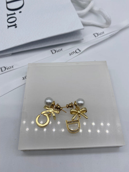 2025 Bow Pearl Earrings