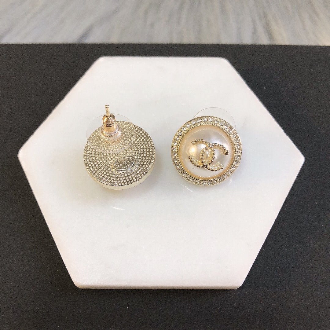 2025 Exquisite round rhinestone earrings