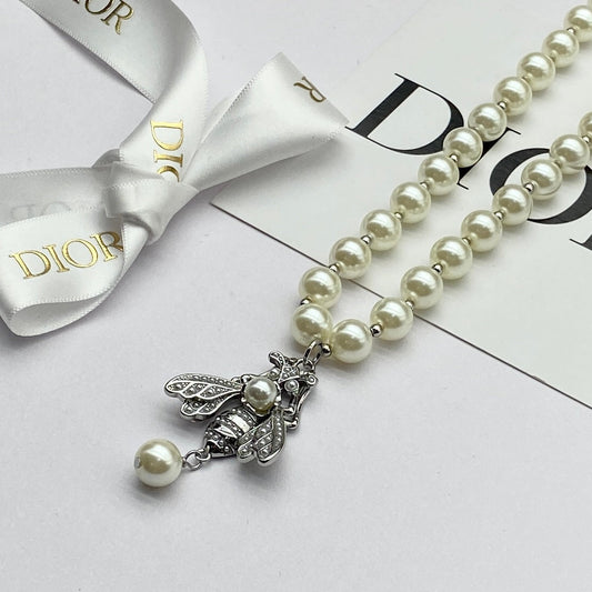 2025 Pearl Bee Pendant Necklace