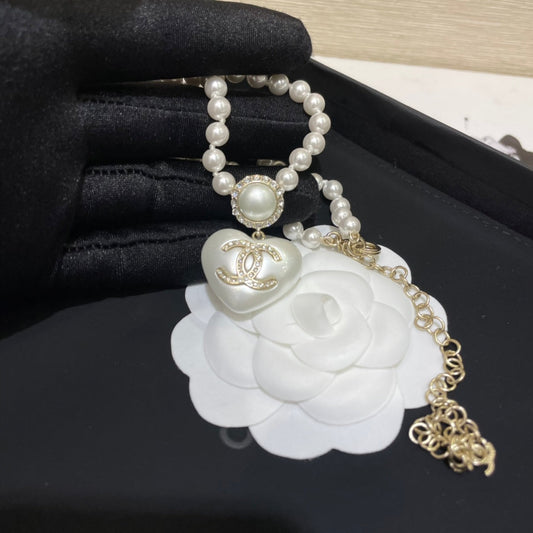 2025 Fashion Double C Pearl Heart Necklace