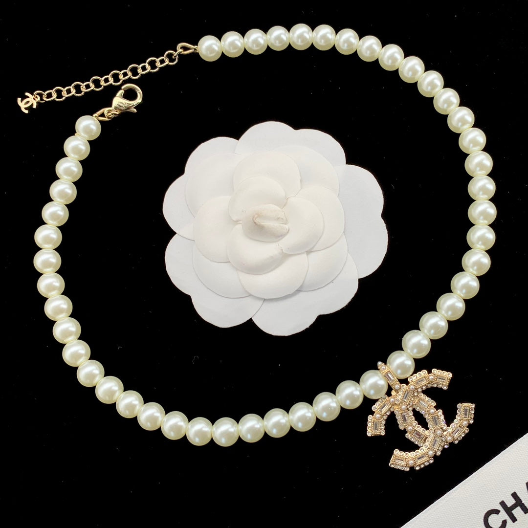 2025 Double C pearl rhinestone non-standard pendant necklace