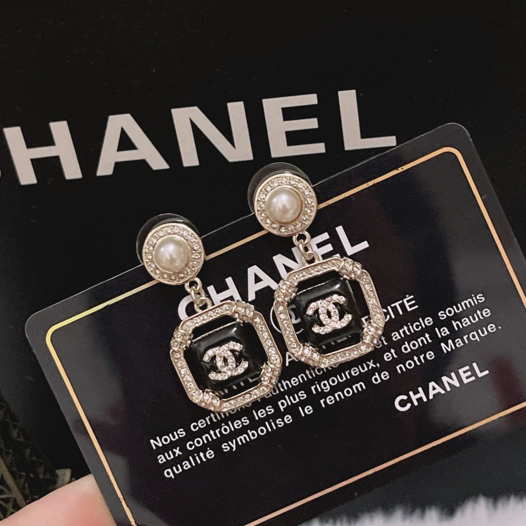 2025 Classic CC Square Pearl Rhinestone Drop Earrings