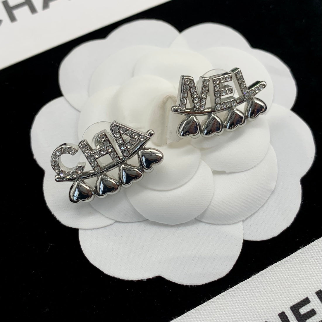 2025 Classic CHA letter heart pendant earrings