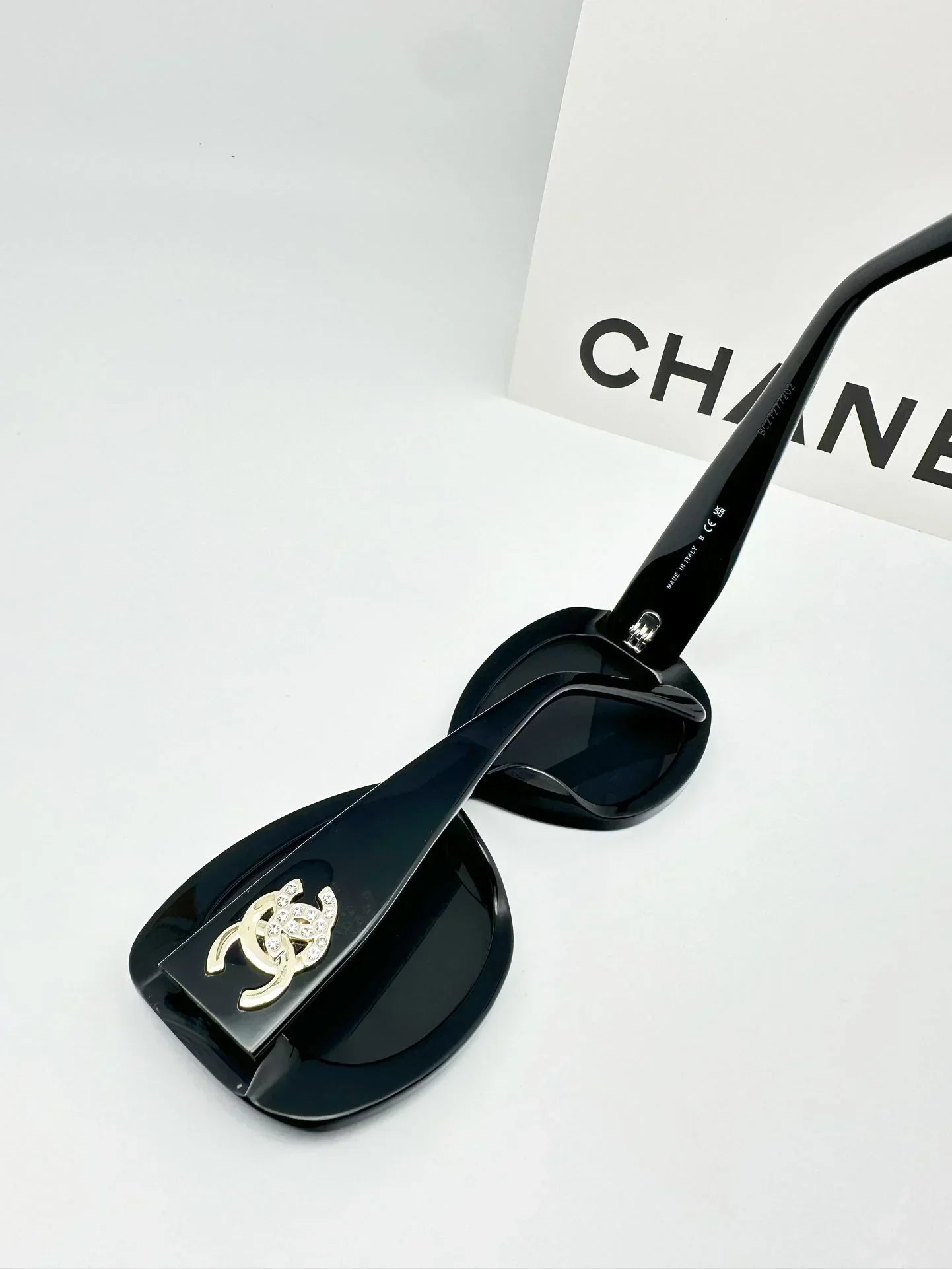 2025 Sunglasses Retro Diamond Stylish Sunglasses