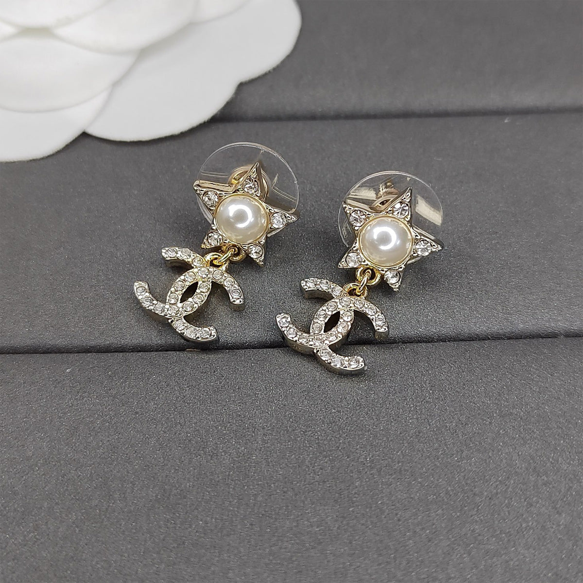 2025 Luxurious diamond pentagram earrings