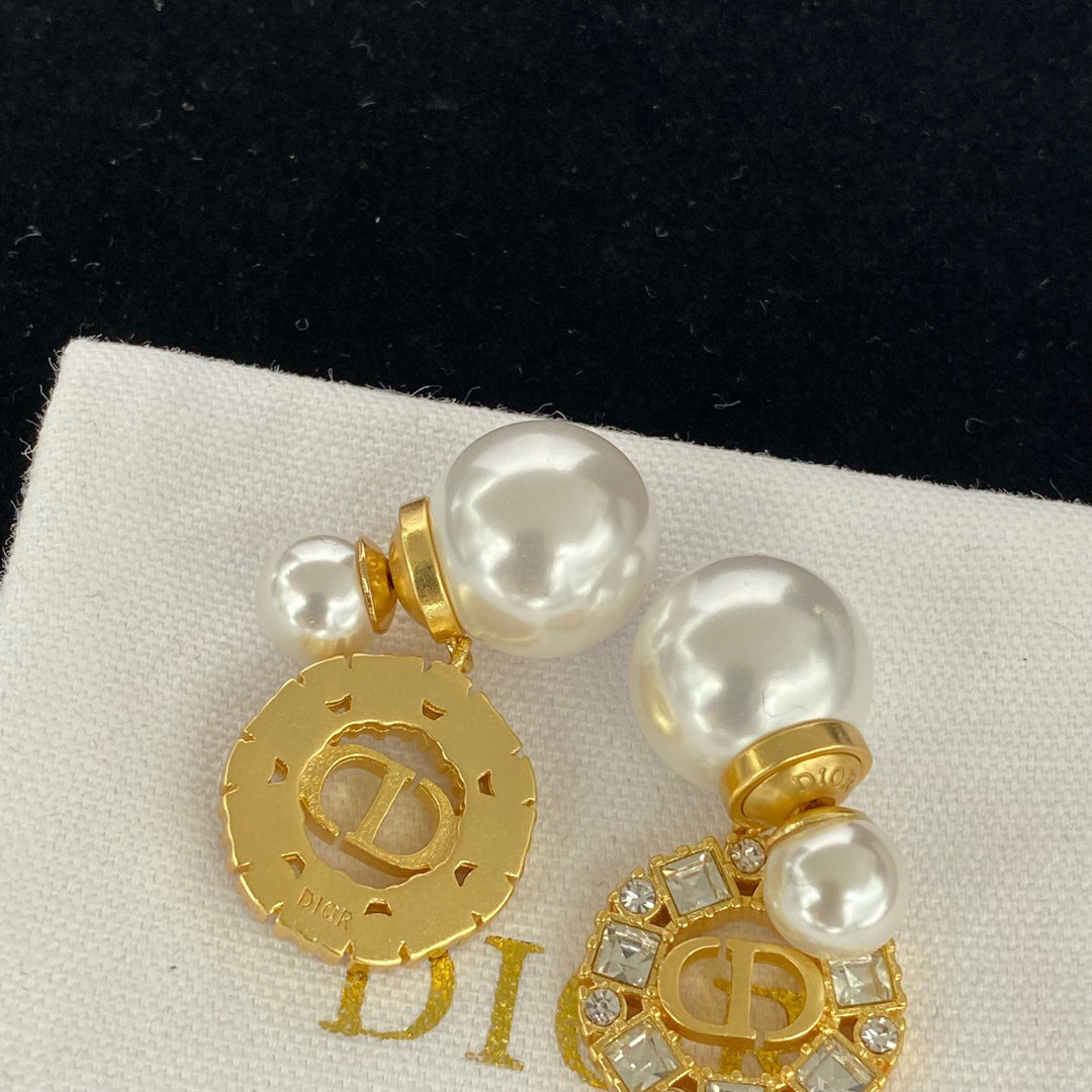 2025 Elegant Zircon Pearl Earrings