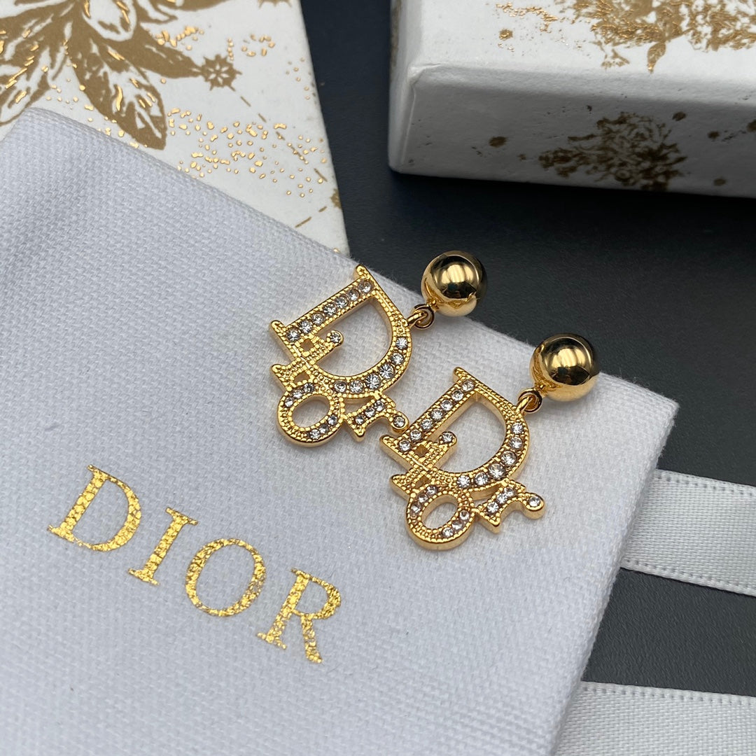 2025 Versatile Crystal Diamond Alphabet Earrings