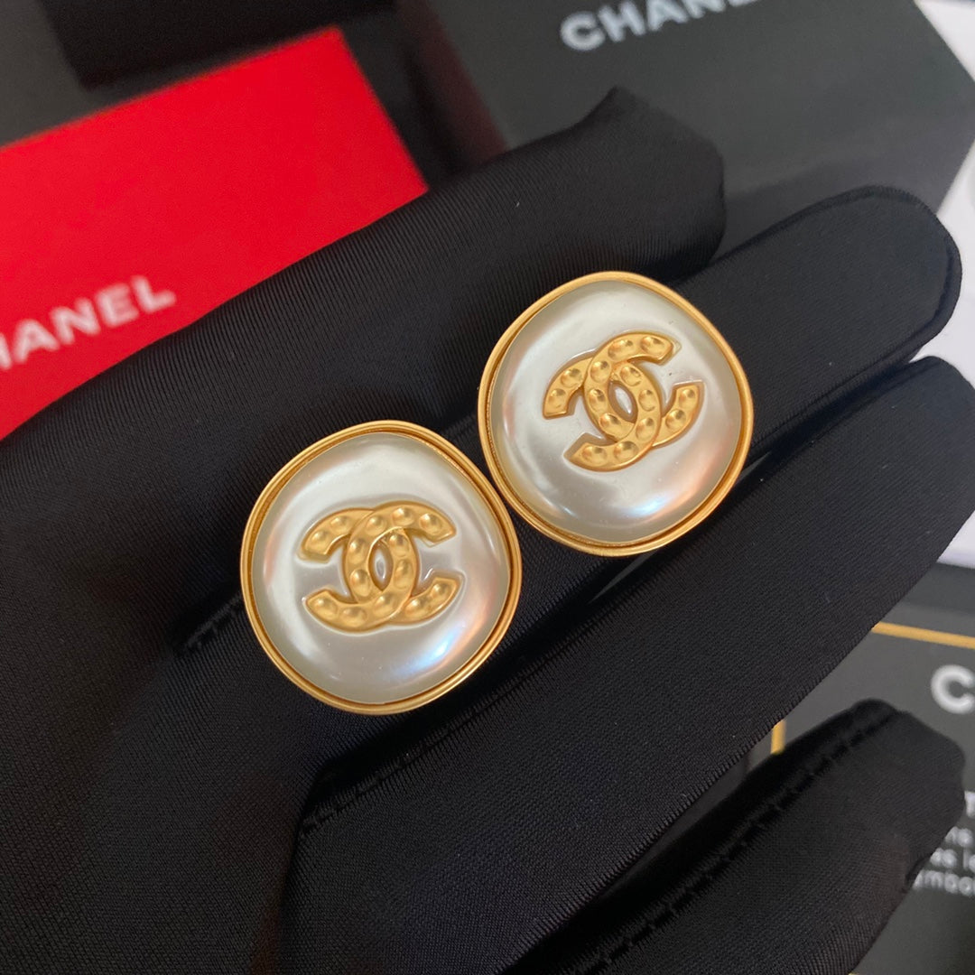 2025 Temperament Pearl Letter Stud Earrings