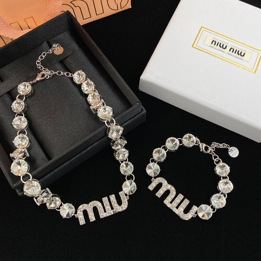 2025 Sparkling Crystal Diamond Bracelet Necklace Set