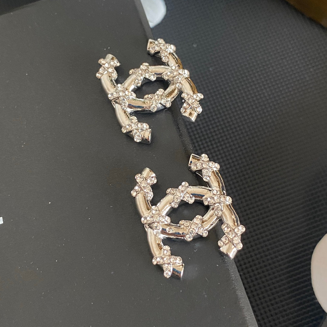 2025 Sparkling Crystal Diamond Stud Earrings