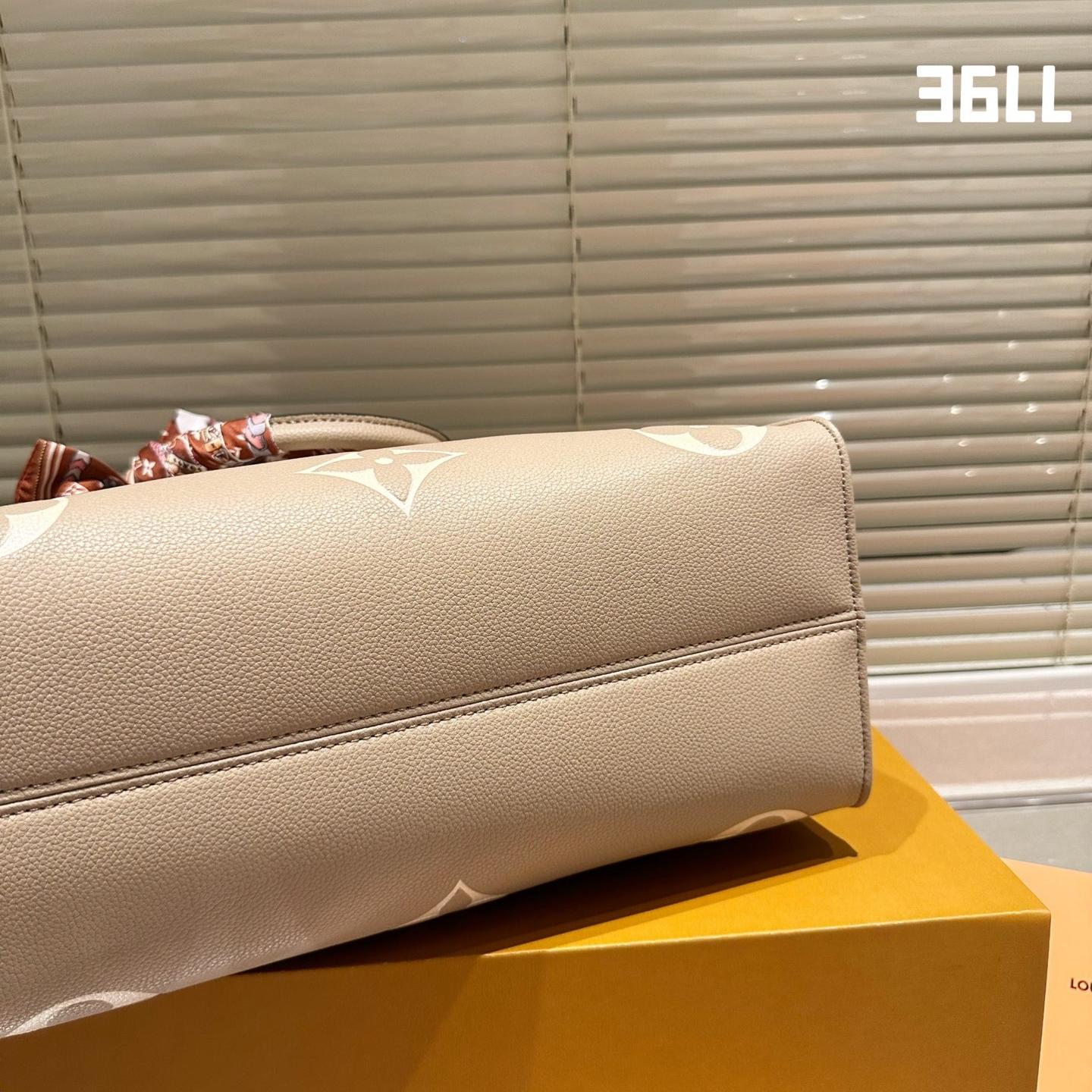 2025 Bag Classic shopping bag W195