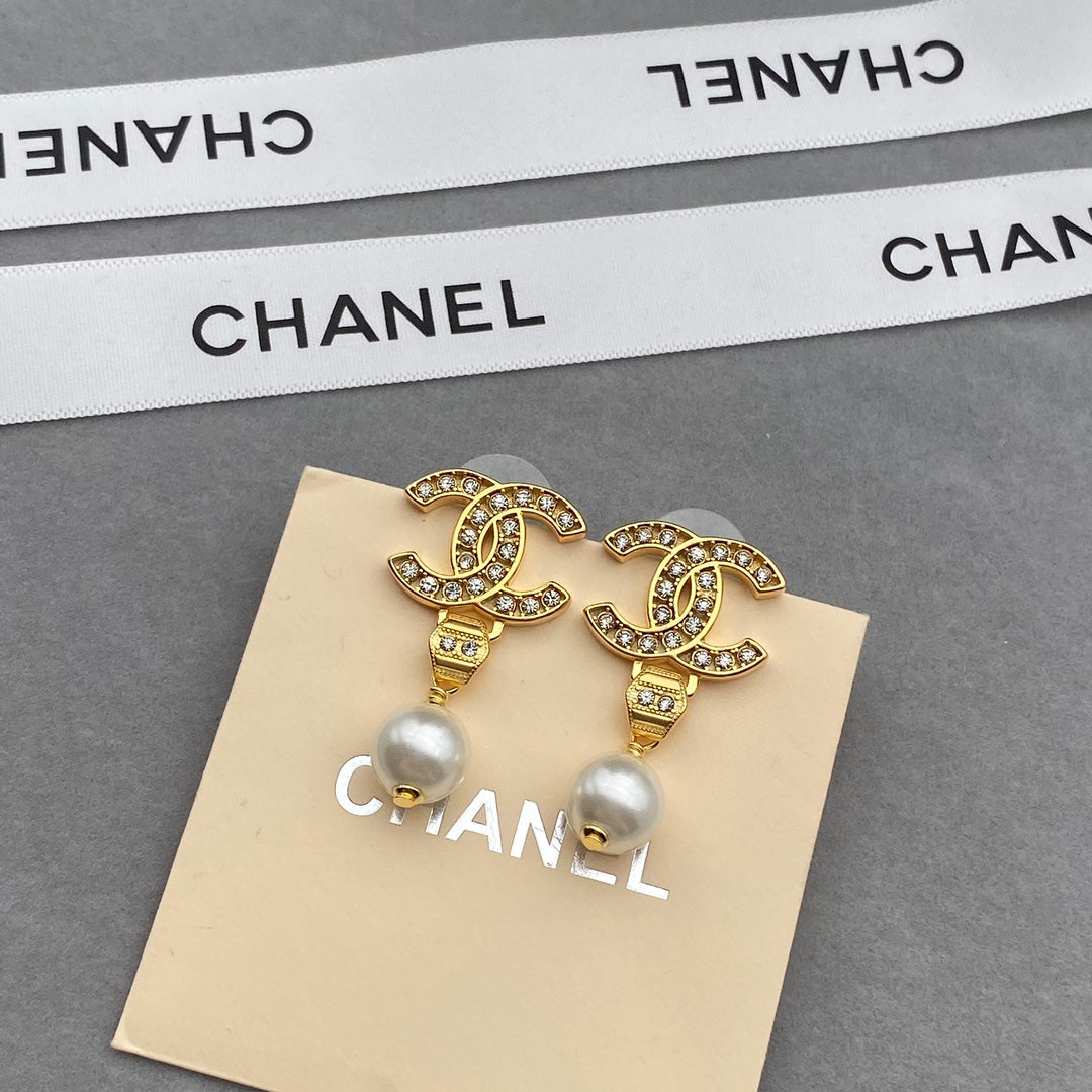 2025 Zircon Letter Pearl Earrings