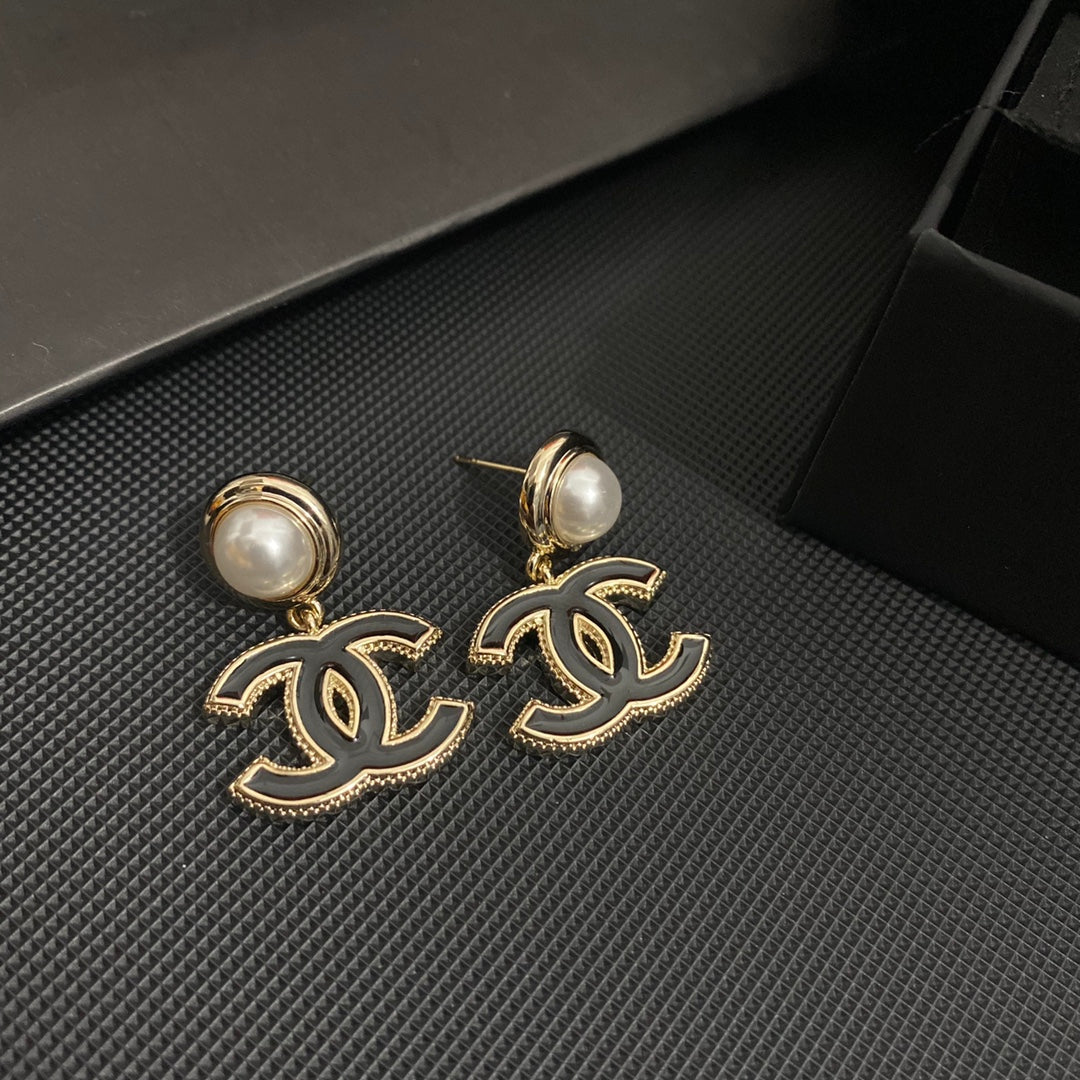 2025 Temperament Epoxy Pearl Earrings
