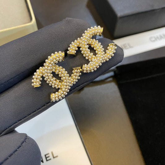 2025 Temperament Pearl Logo Stud Earrings