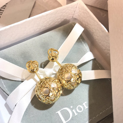 2025 Elegant Pearl Ball Stud Earrings