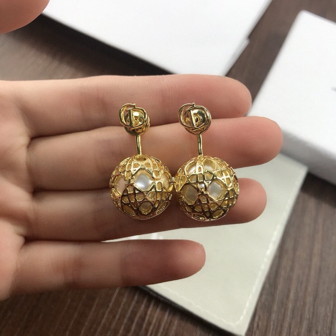 2025 Elegant Pearl Ball Stud Earrings