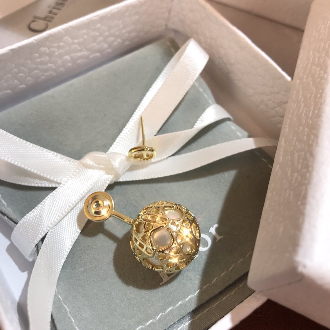 2025 Elegant Pearl Ball Stud Earrings