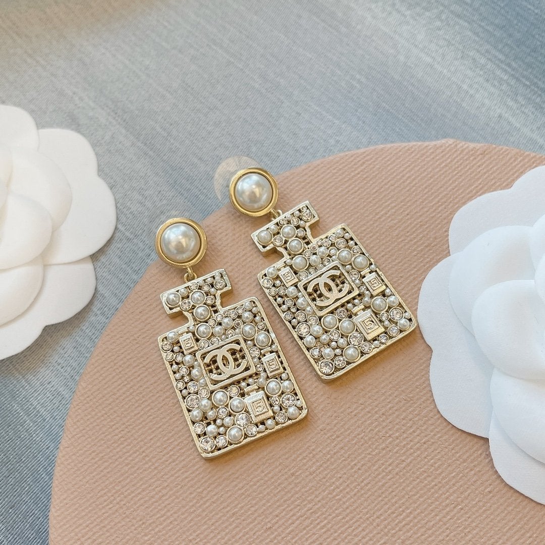 2025 Luxury Pearl Wine Bottle Drop Earrings