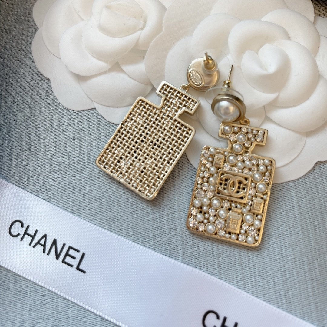 2025 Luxury Pearl Wine Bottle Drop Earrings