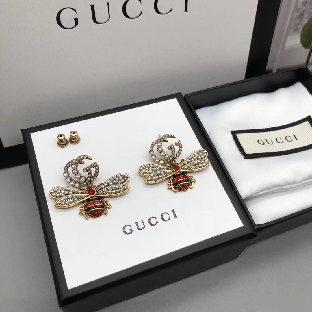 2025 Fashion Rhinestone Little Bee Pendant Earrings