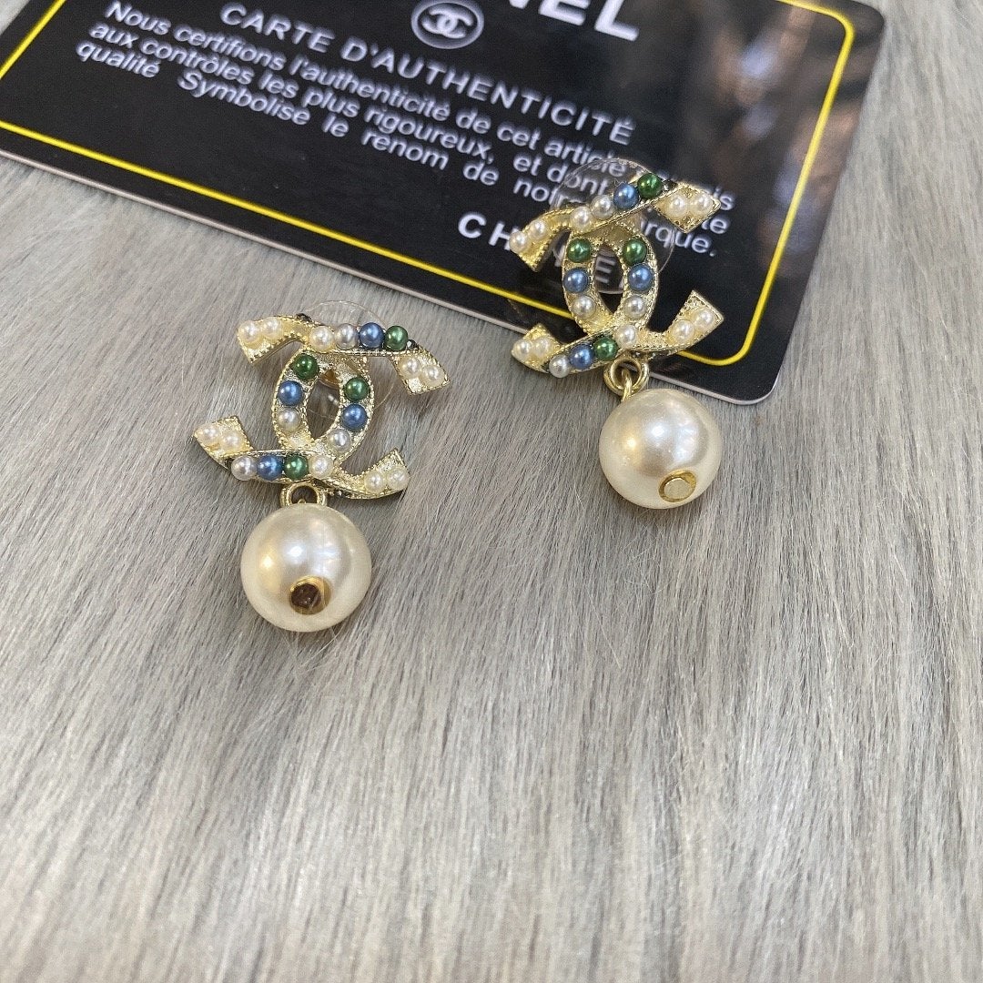 2025 Luxury Pearl Pendant Earrings