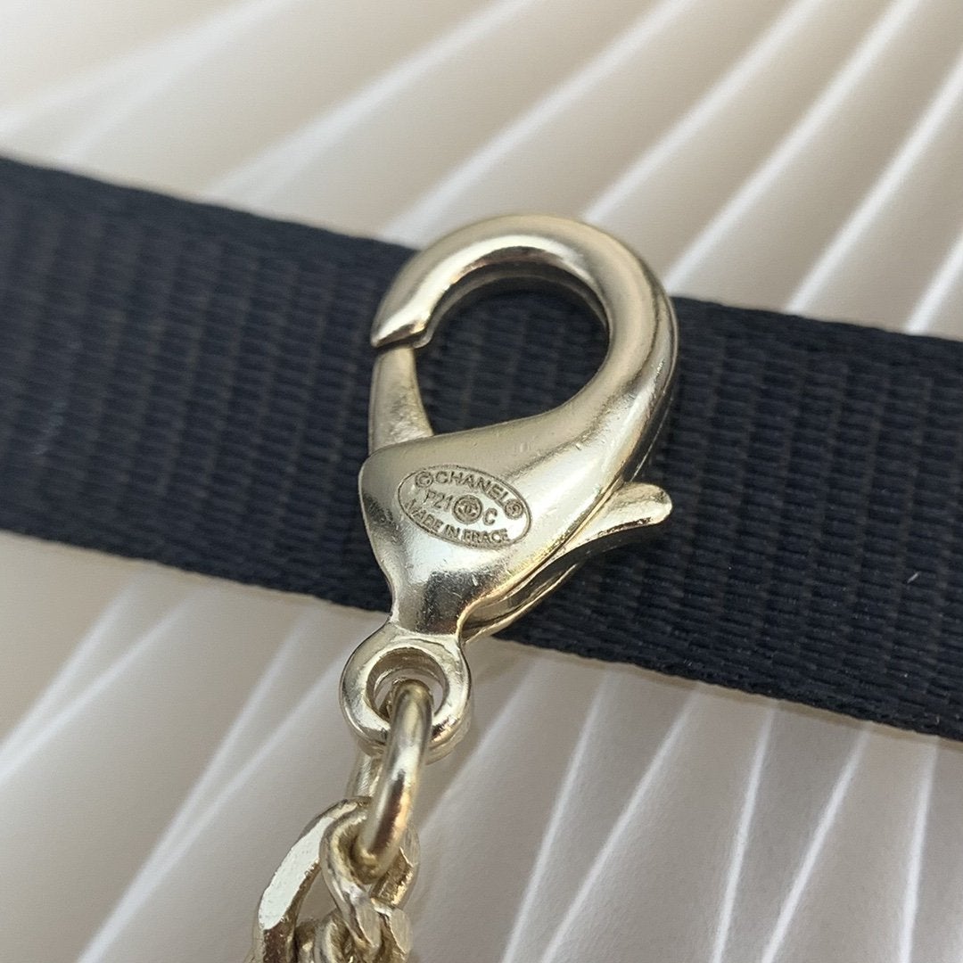 2025 Fashion Carved Double C Pendant Necklace