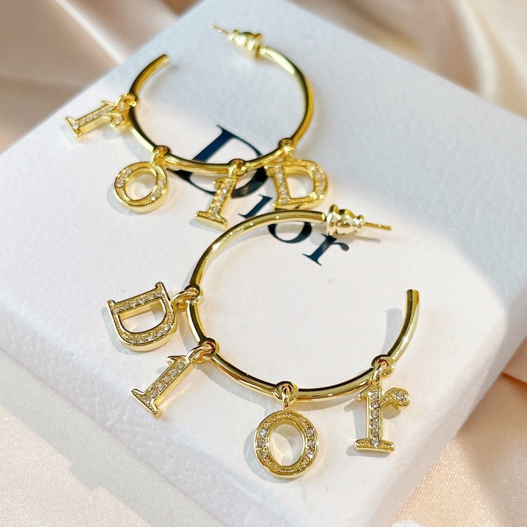 2025 Vintage hook-shaped letter pendant earrings