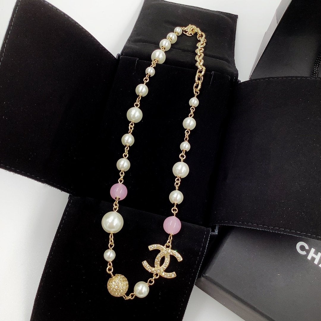 2025 Pink Pearl Side Necklace