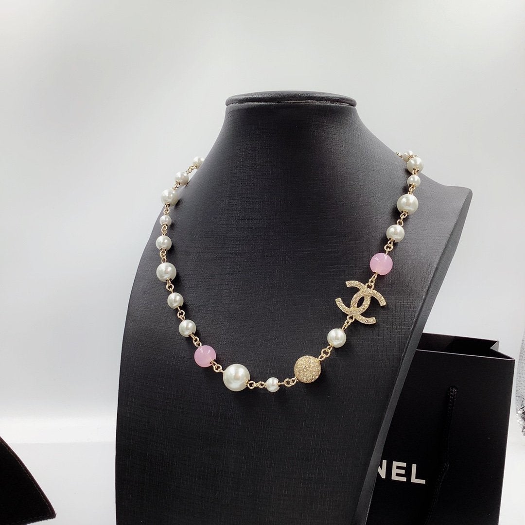 2025 Pink Pearl Side Necklace