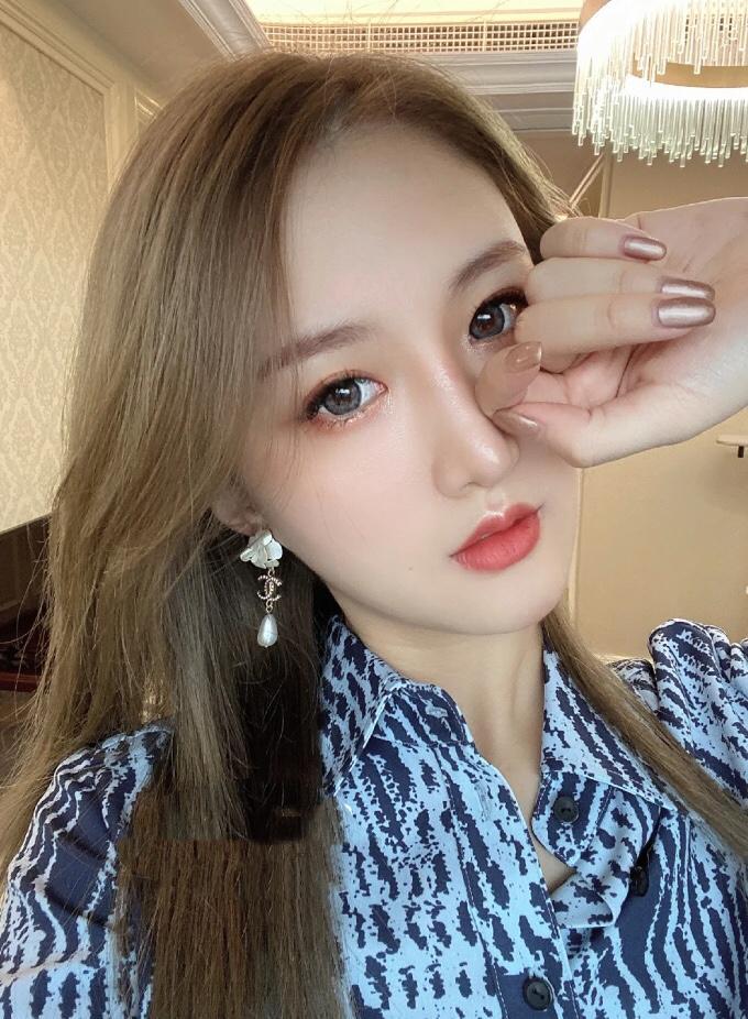 2025 Camellia Pearl Earrings