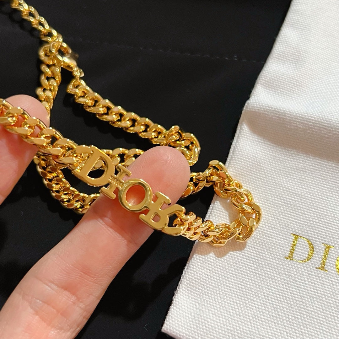 2025 Fashion Inlaid Rhinestone Alphabet Necklace