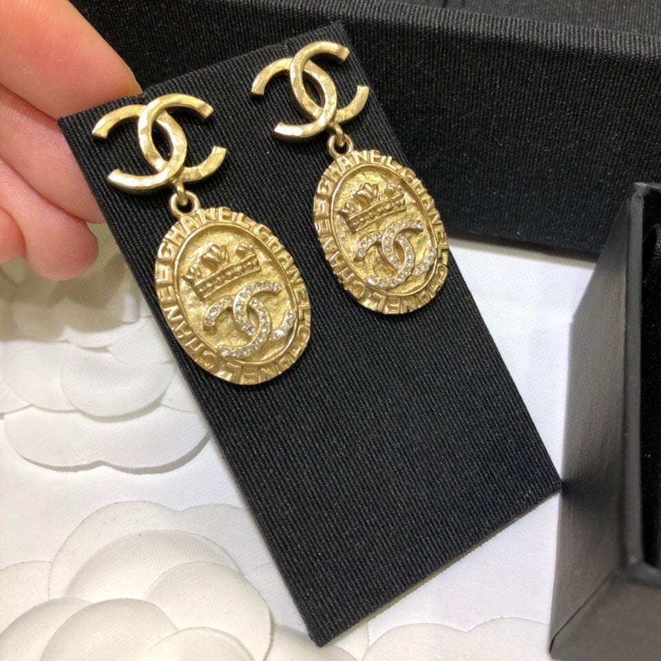 2025 Vintage gold coin relief palace earrings
