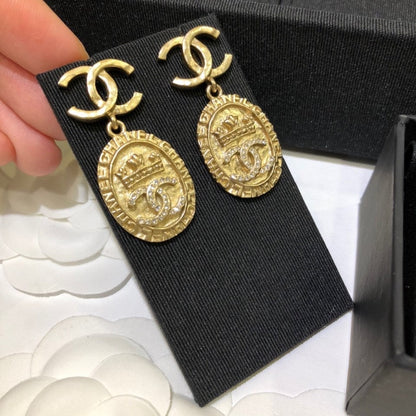 2025 Vintage gold coin relief palace earrings