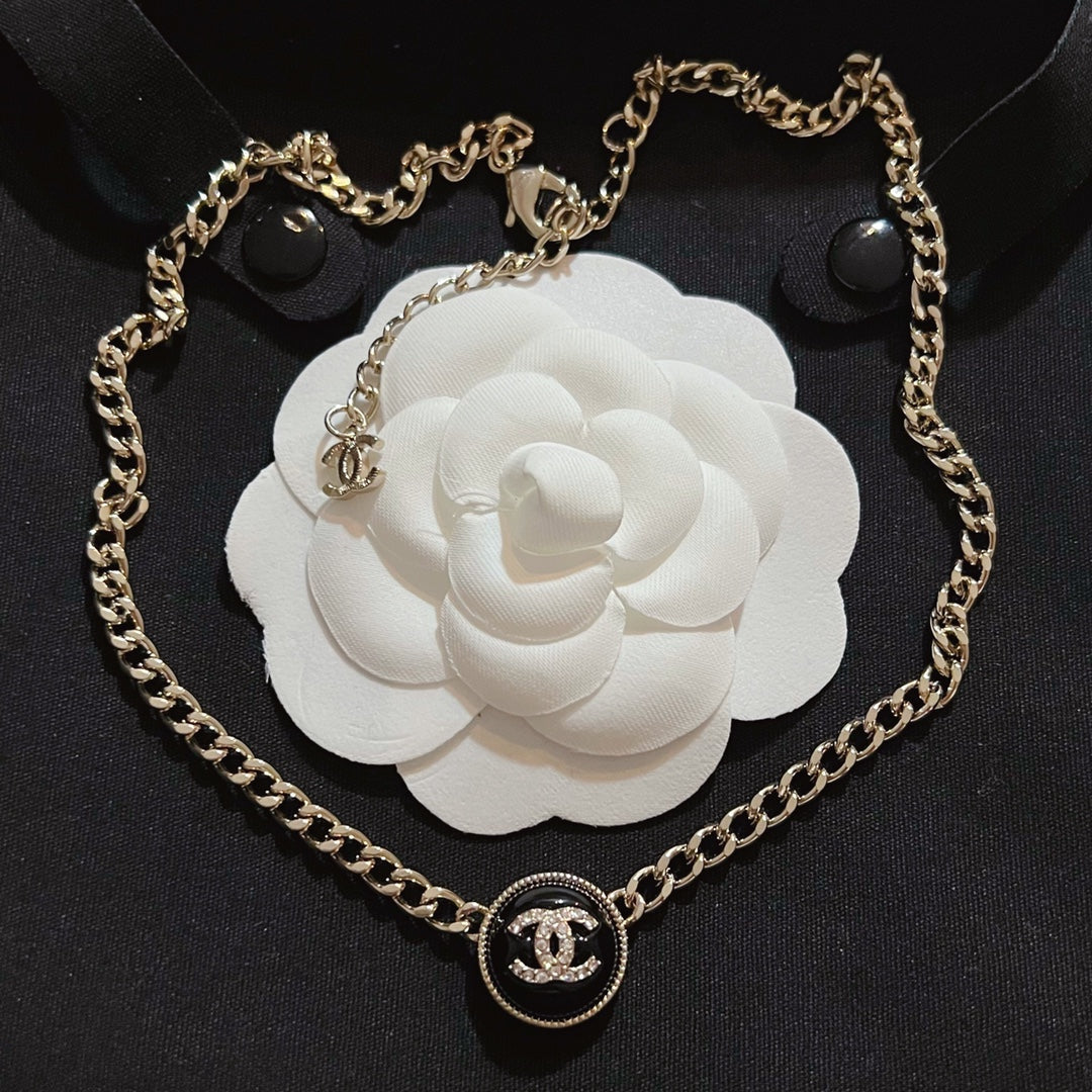 2025 Fashion Rhinestone Round Double C Necklace