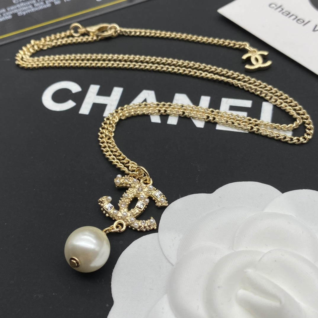 2025 Vintage Double C Rhinestone Pearl Pendant Necklace