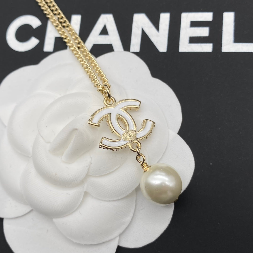2025 Vintage Double C Rhinestone Pearl Pendant Necklace