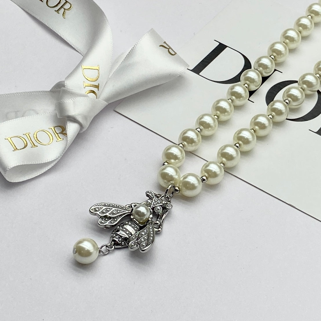 2025 Pearl Bee Pendant Necklace