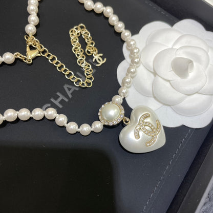 2025 Fashion Double C Pearl Heart Necklace