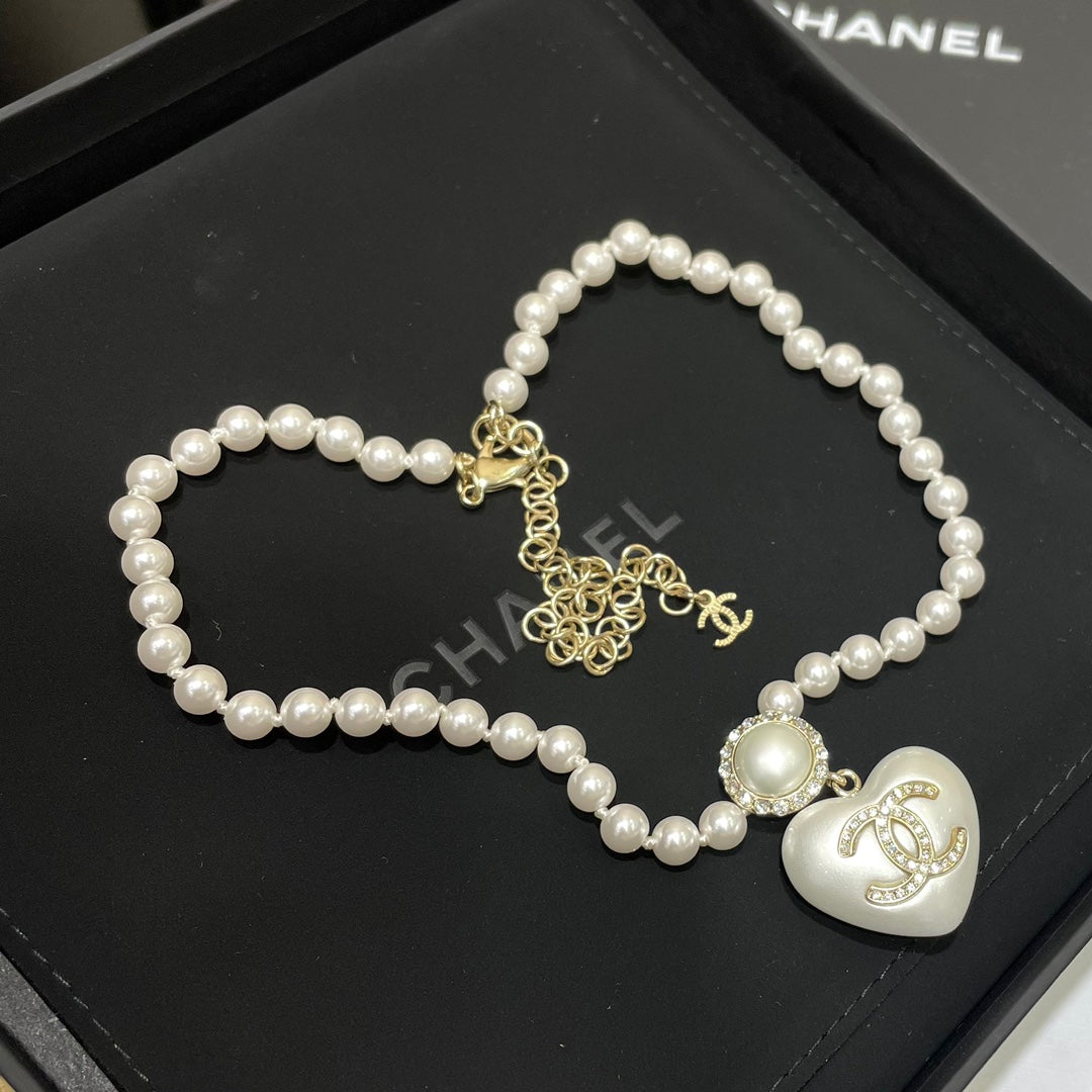 2025 Fashion Double C Pearl Heart Necklace