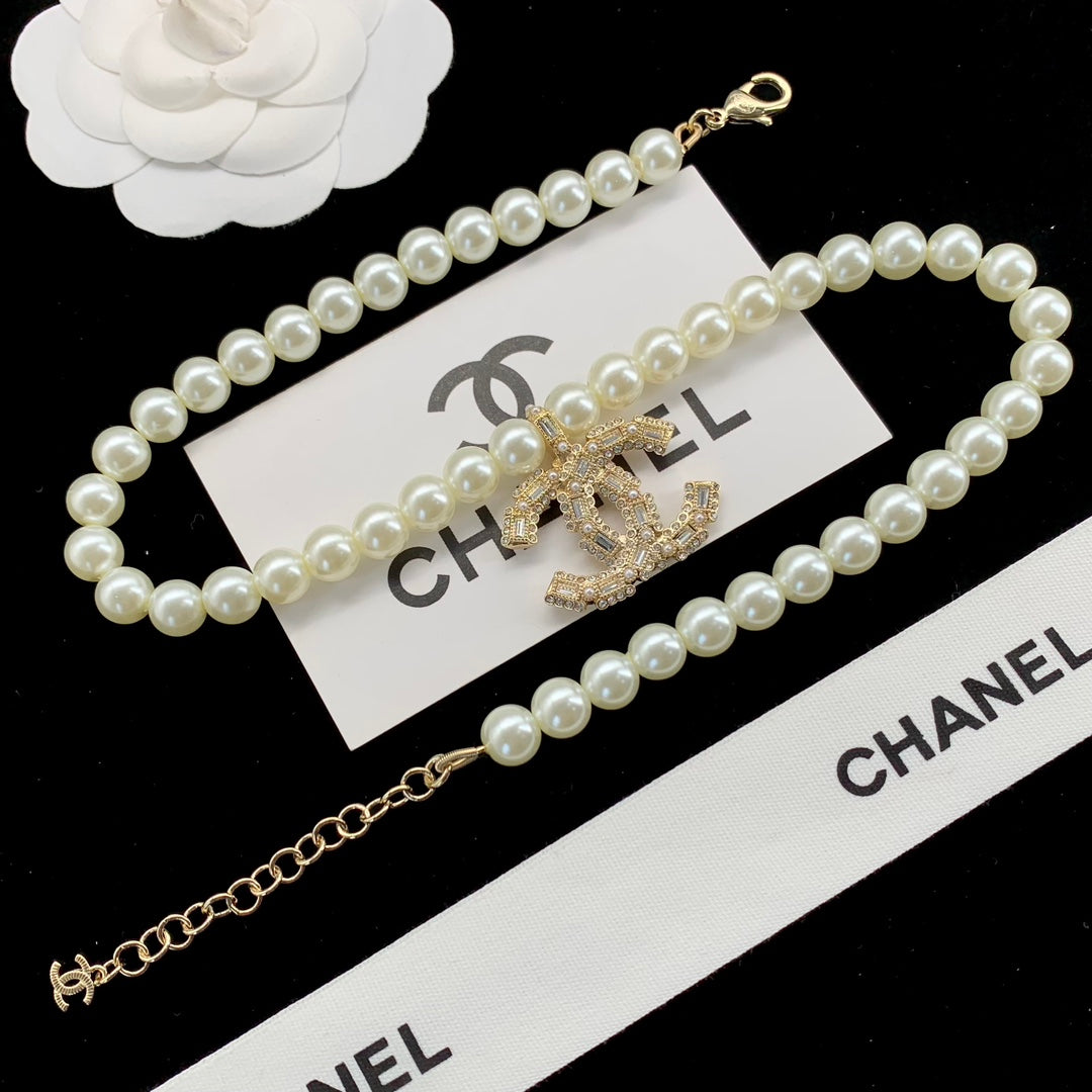 2025 Double C pearl rhinestone non-standard pendant necklace