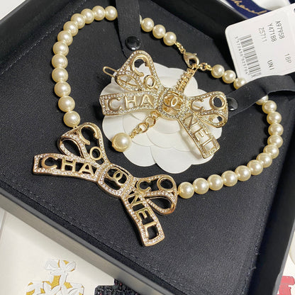 2025 Fashion CC pearl bow necklace