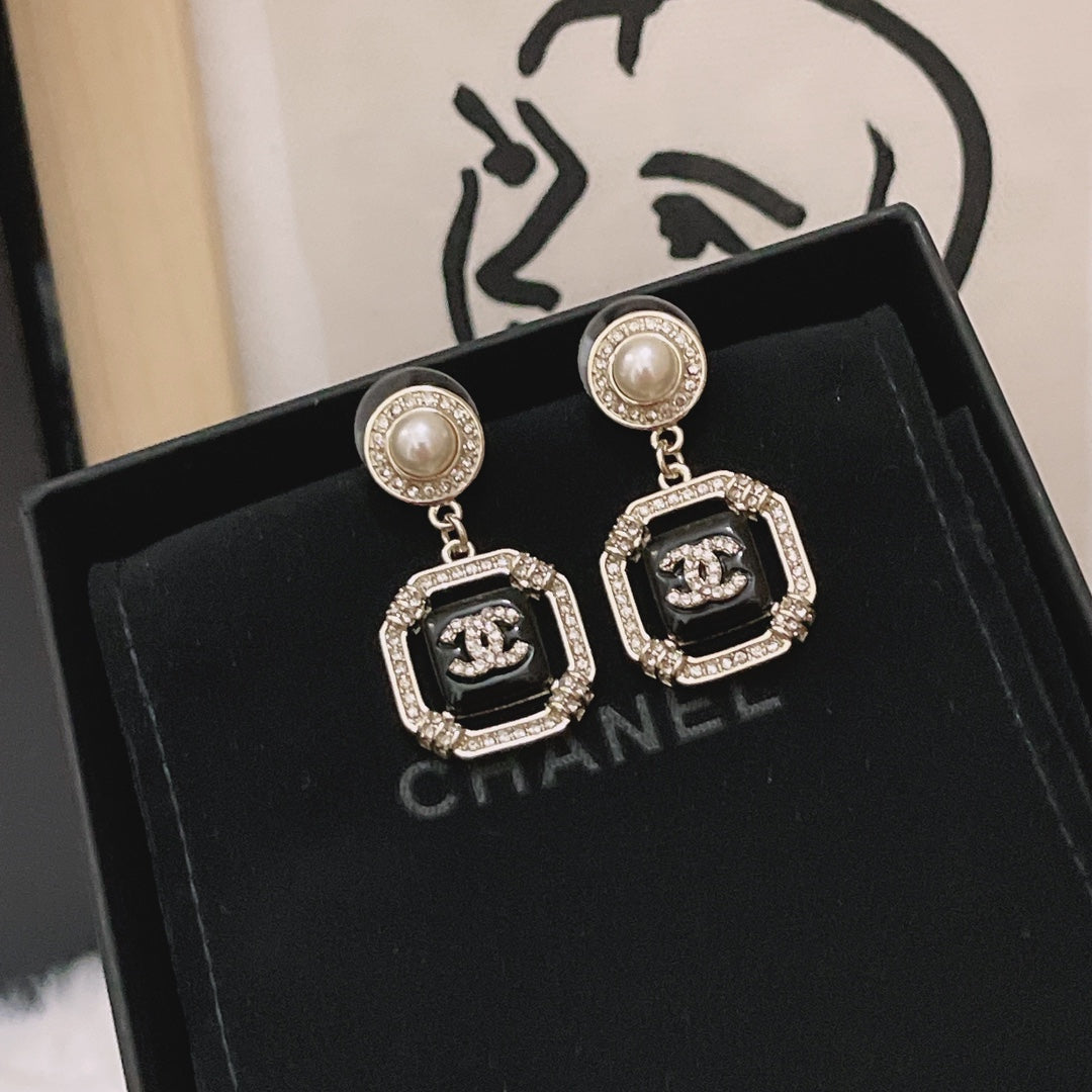 2025 Classic CC Square Pearl Rhinestone Drop Earrings