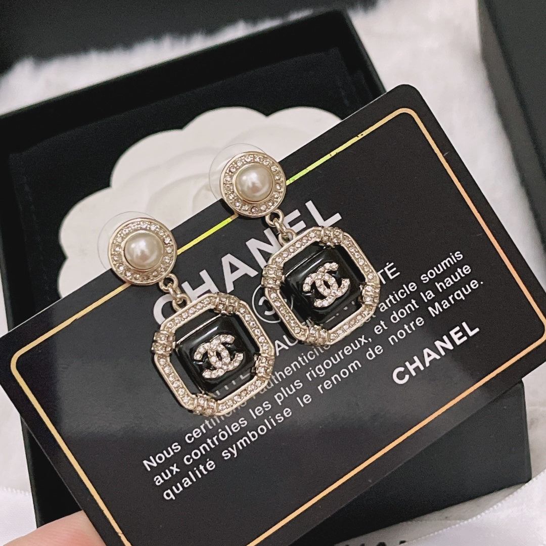 2025 Classic CC Square Pearl Rhinestone Drop Earrings