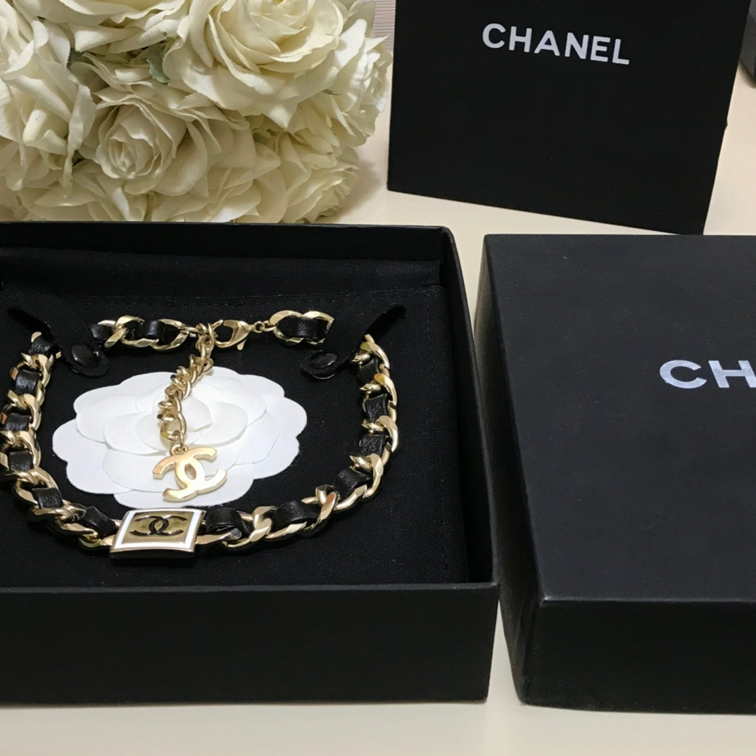 2025 black square LOGO necklace