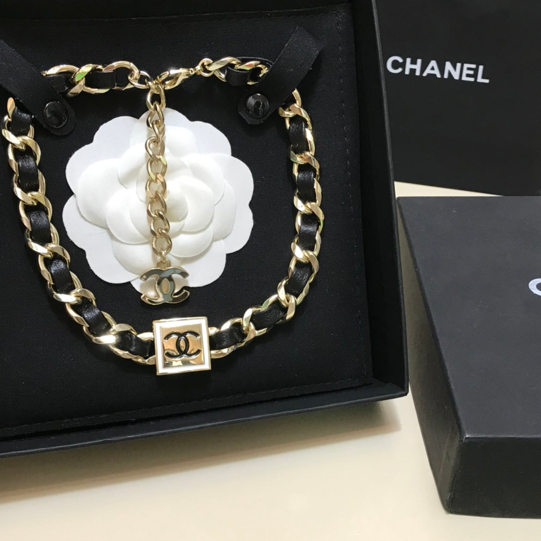 2025 black square LOGO necklace