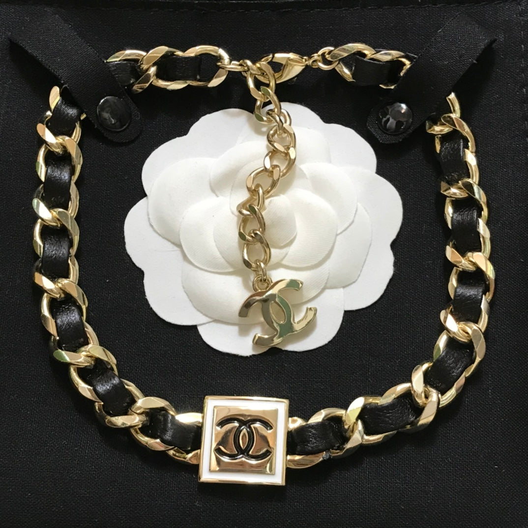 2025 black square LOGO necklace