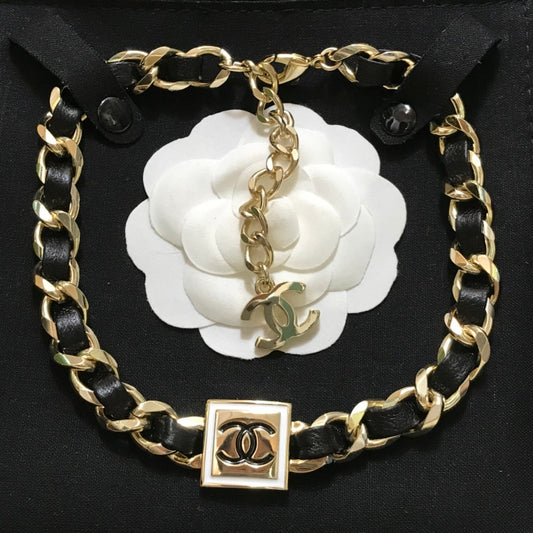 2025 black square LOGO necklace