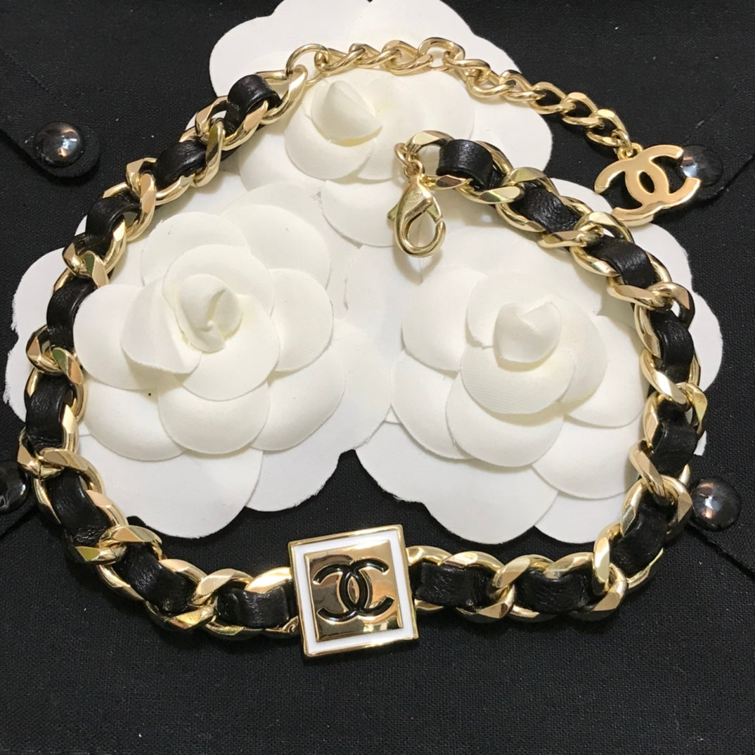 2025 black square LOGO necklace