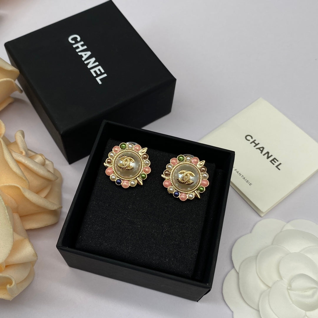 2025 Fashion double C pearl sunflower round earrings