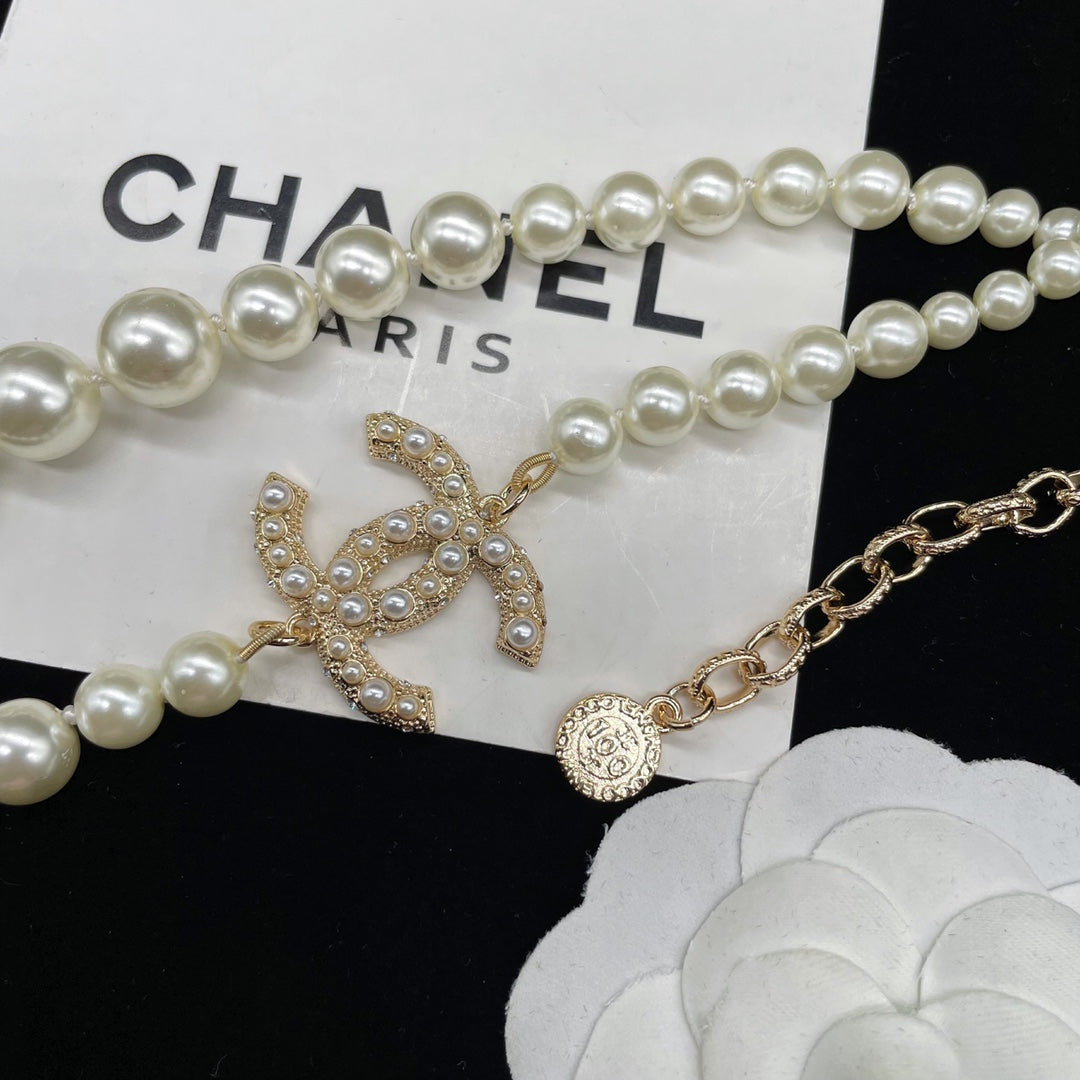 2025 Fashion CC pearl necklace